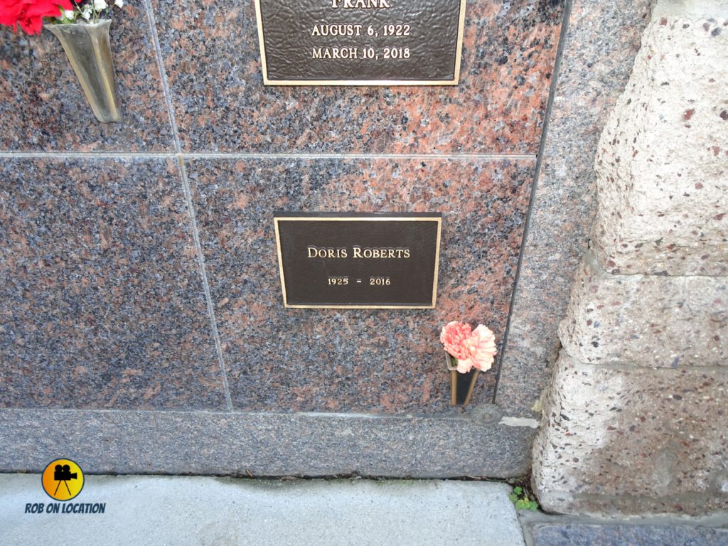 Doris Roberts grave