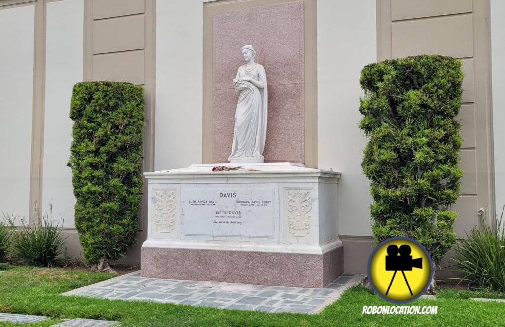 Bette Davis grave